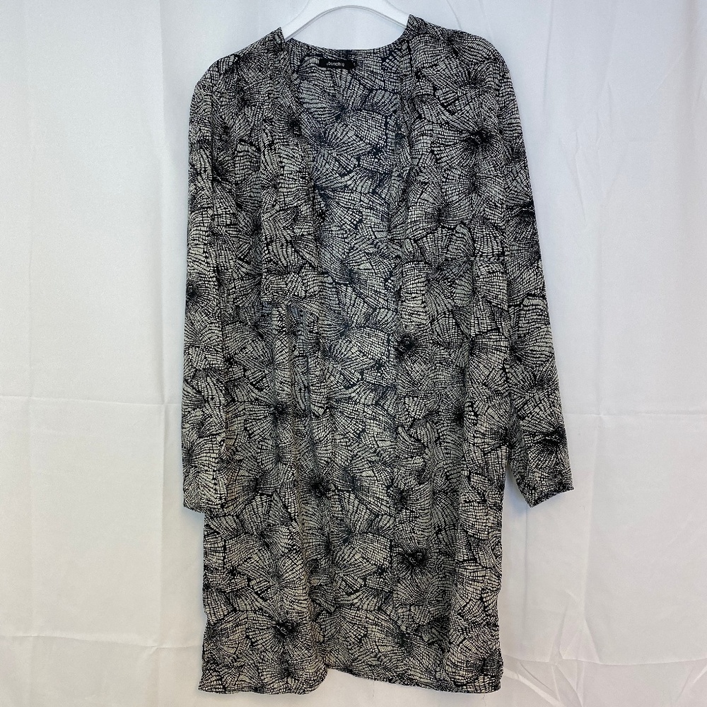 Black and White Duster Medium